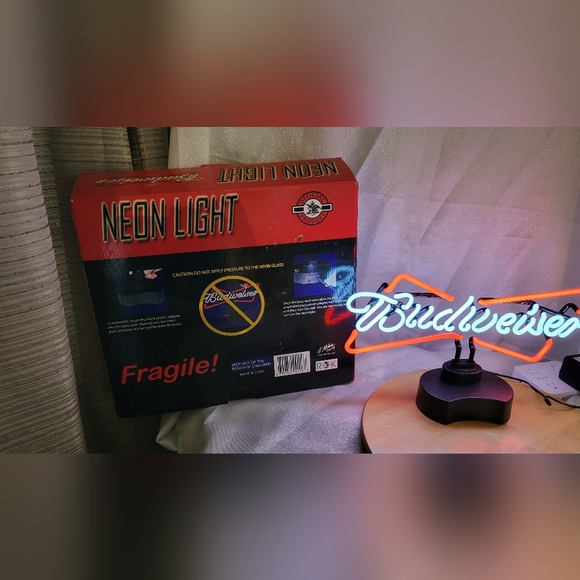 BUDWEISER Beer NEON GAS Light Bar Pub Sign Light Red Bow Tie - Picture 7 of 11